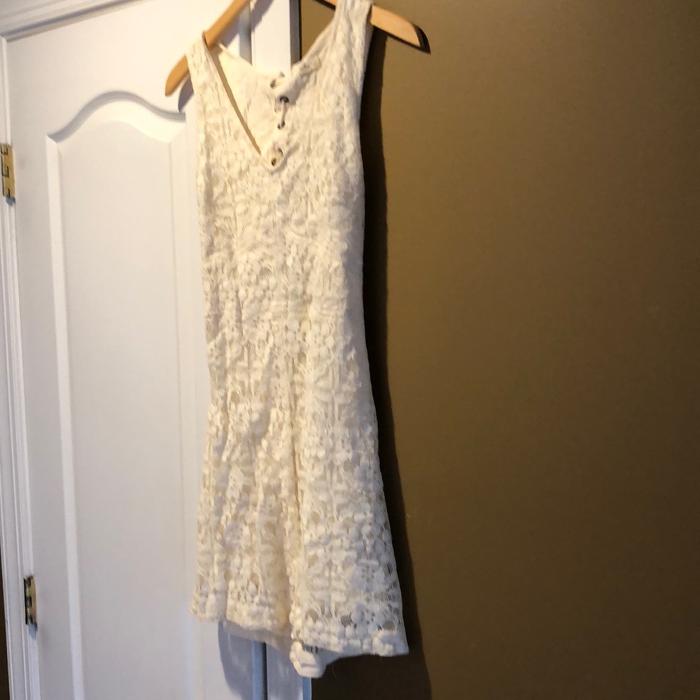 Hollister cream lace sleeveless dress